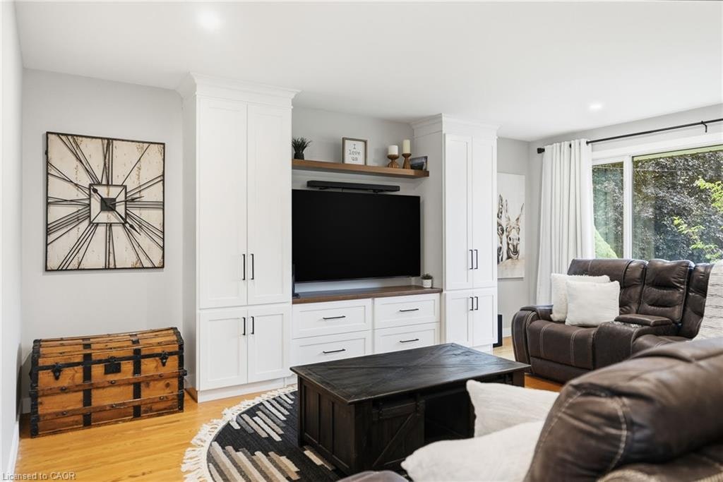10 Taylor Crescent, Hamilton, ON, L9H 6B3 - 6