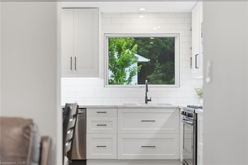 10 Taylor Crescent, Hamilton, ON, L9H 6B3 - 9