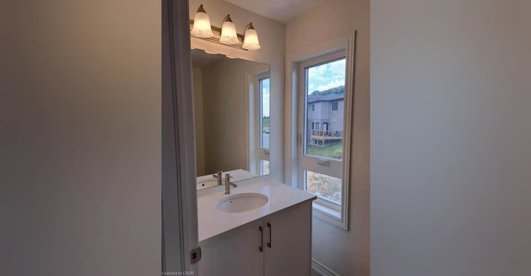 34-235 Chapel Hill Drive, Kitchener, ON, N2R 0S4 - 6