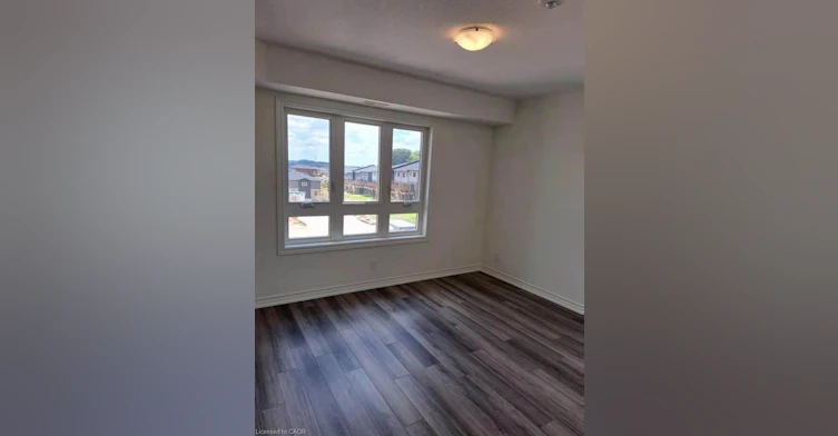 34-235 Chapel Hill Drive, Kitchener, ON, N2R 0S4 - 8