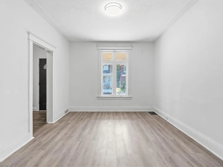 41 Barnesdale Avenue N, Hamilton, ON, L8L 6R7 - 5