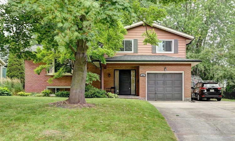 163 Chelford Crescent