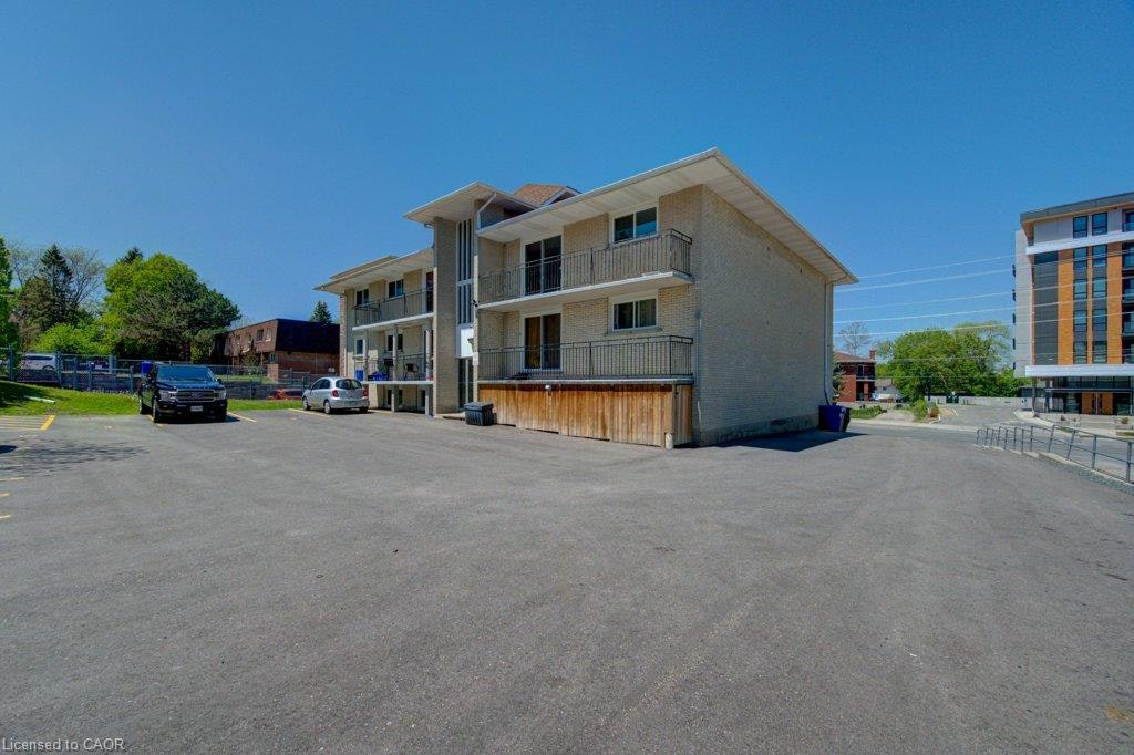 11-317 Erb Street W, Waterloo, ON, N2L 1W4 - 4
