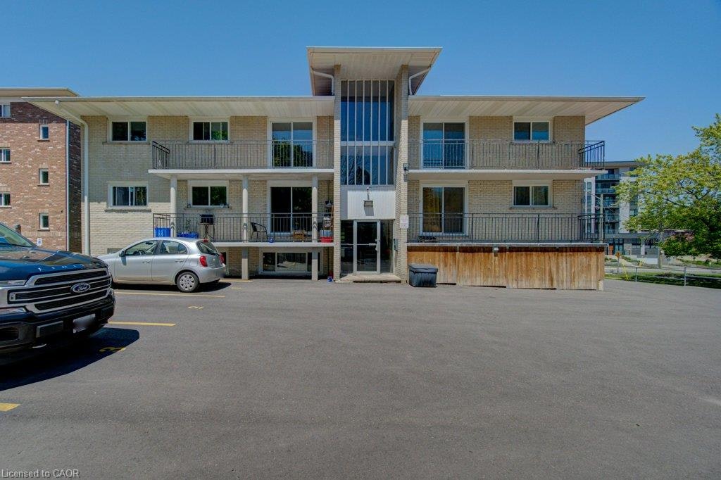11-317 Erb Street W, Waterloo, ON, N2L 1W4 - 5