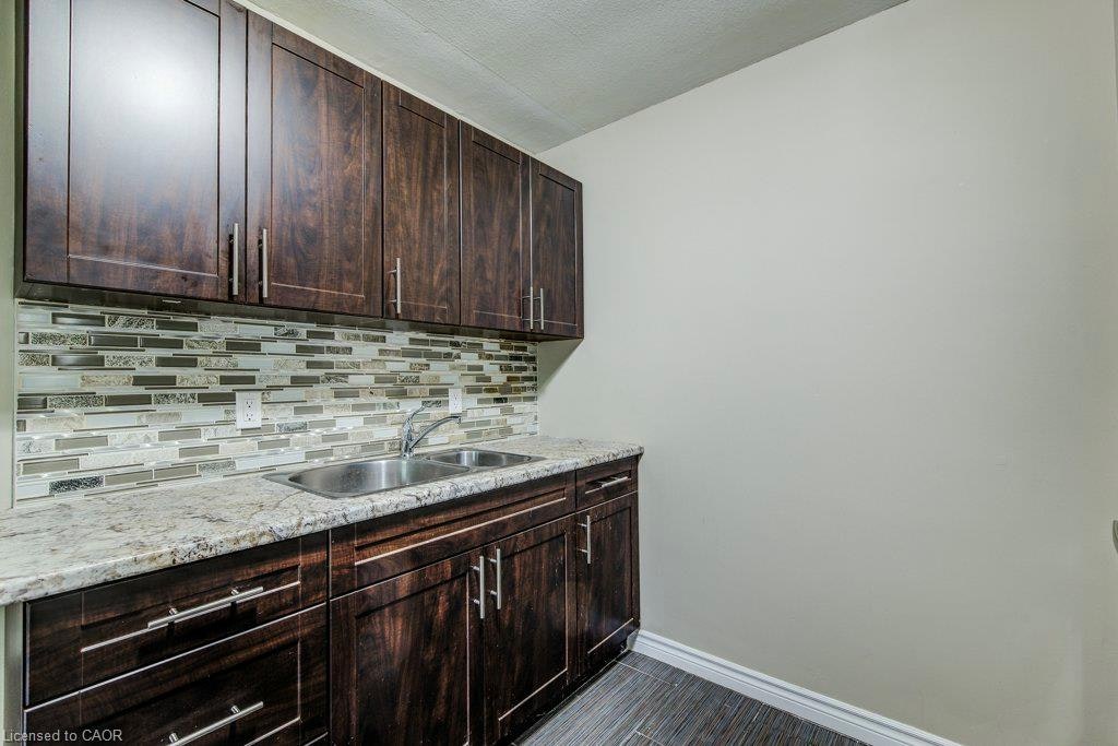 10-317 Erb Street W, Waterloo, ON, N2L 1W4 - 4