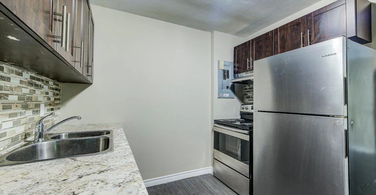 10-317 Erb Street W, Waterloo, ON, N2L 1W4 - 5