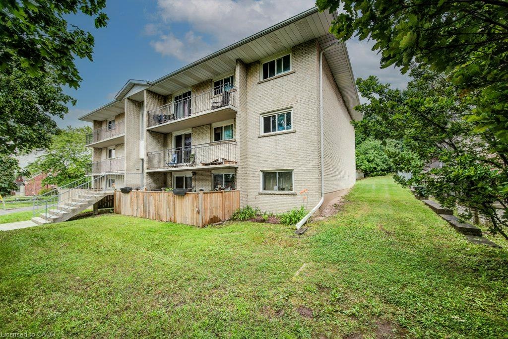 10-317 Erb Street W, Waterloo, ON, N2L 1W4