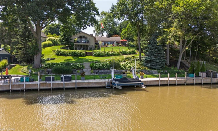 22 Ryerse Crescent