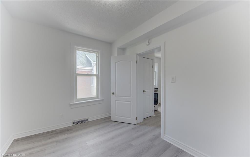 10-14-20 Brubacher Street, Kitchener, ON, N2H 2V9 - 16