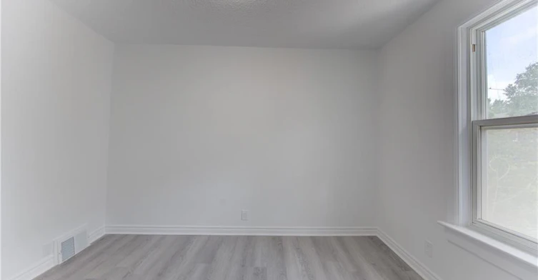 10-14-20 Brubacher Street, Kitchener, ON, N2H 2V9 - 14