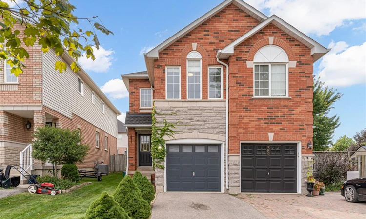 33 Slater Court