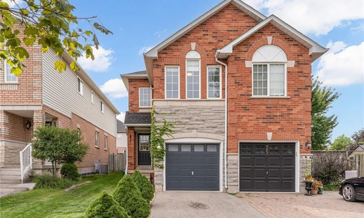 33 Slater Court