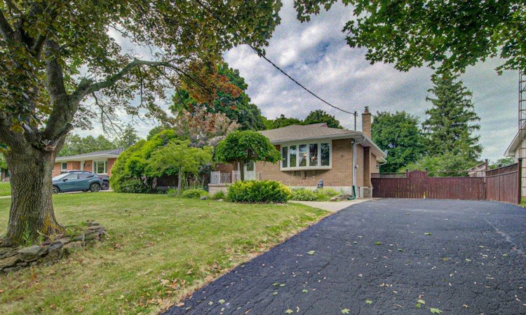6 Bayly Drive