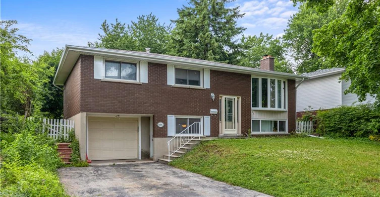 Upper-695 Glen Forrest Boulevard, Waterloo, ON, N2L 4K7
