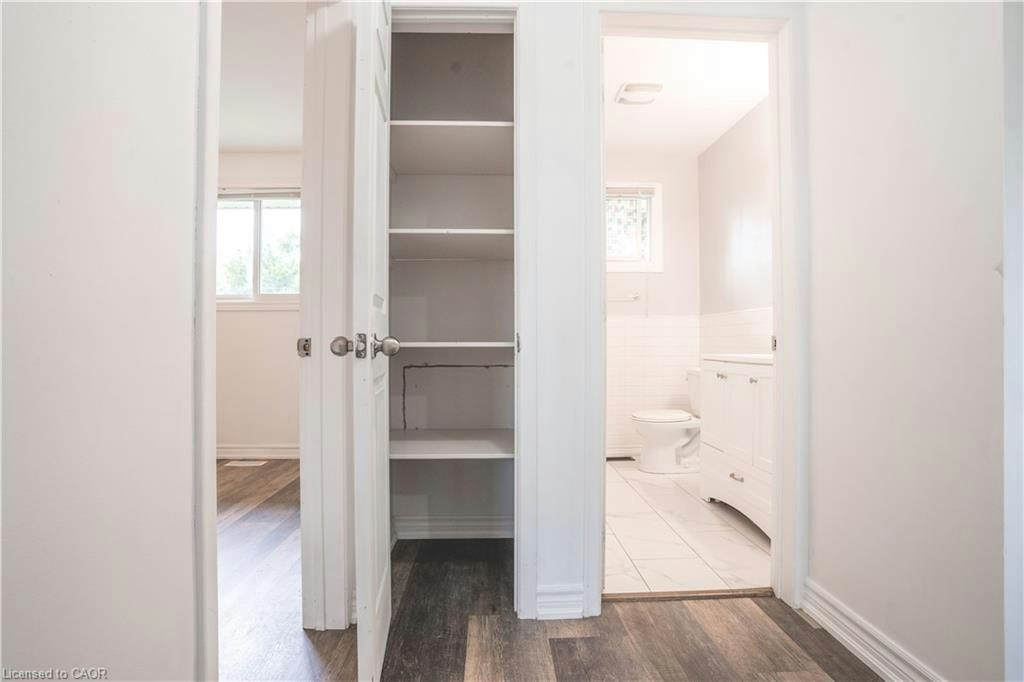 Upper-695 Glen Forrest Boulevard, Waterloo, ON, N2L 4K7 - 16