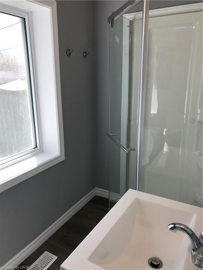Main Floor-147 Shanley Street, Kitchener, ON, N2H 5P4 - 13