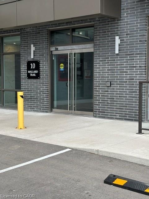 527-10 Mallard Trail, Hamilton, ON, L8B 2A7 - 2