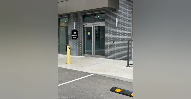527-10 Mallard Trail, Hamilton, ON, L8B 2A7 - 2