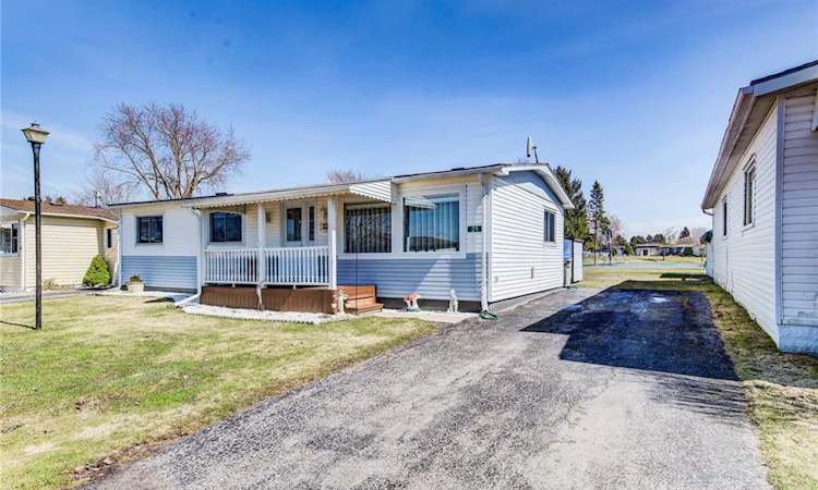 21 Fairview Crescent