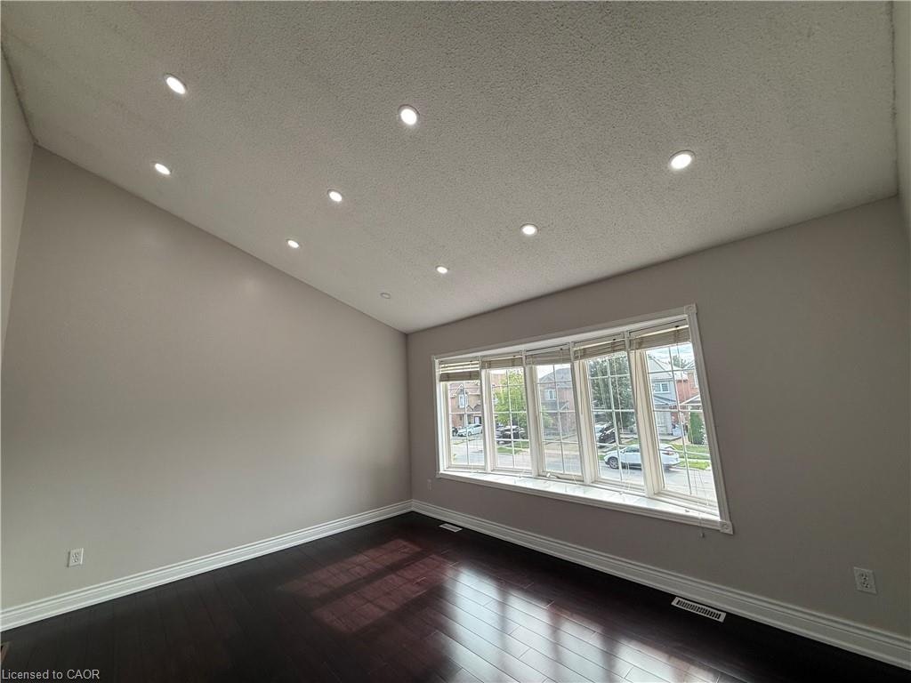 Main-55 Queen Mary Drive, Brampton, ON, L7A 1Y1 - 10