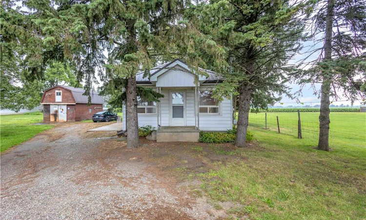 1097 Colborne Street W