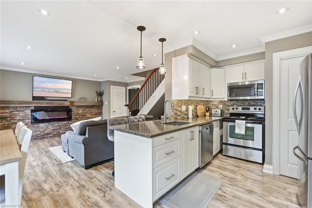 6-469 Claridge Road, Burlington, ON, L7N 2S1