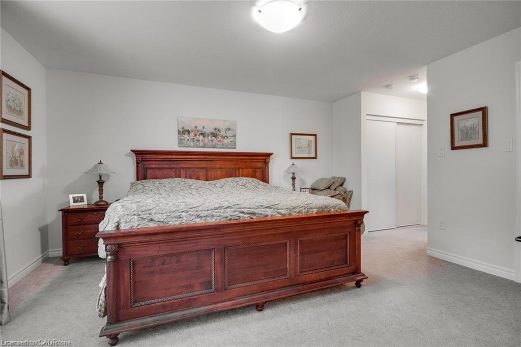 18 Blue Oak Street, Kitchener, ON, N2K 0K3 - 23