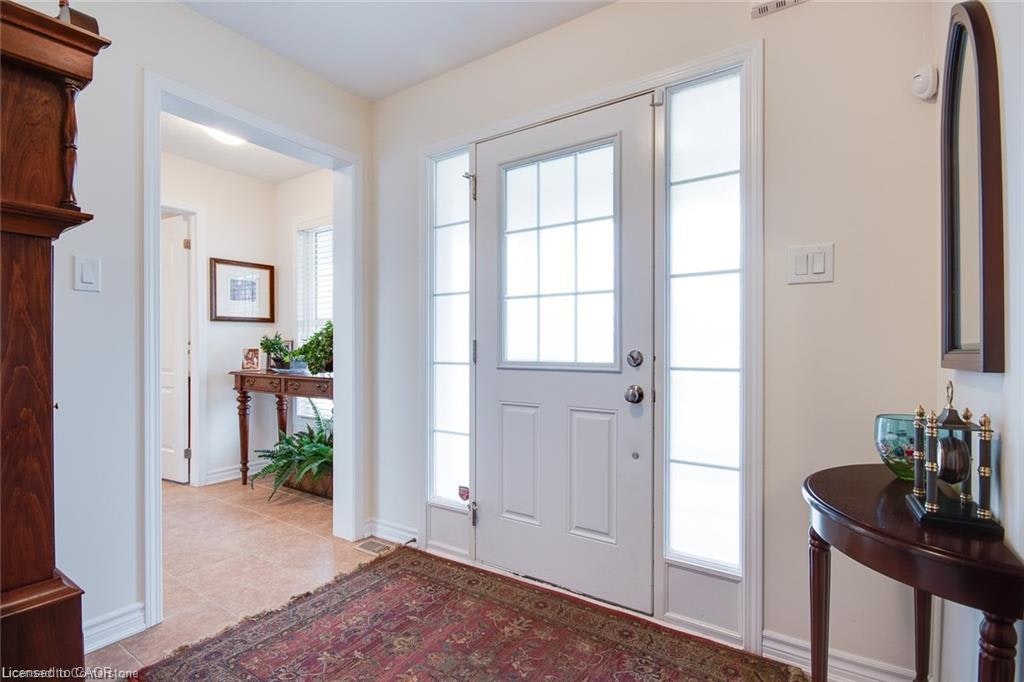 18 Blue Oak Street, Kitchener, ON, N2K 0K3 - 4