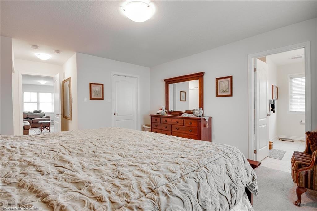 18 Blue Oak Street, Kitchener, ON, N2K 0K3 - 22