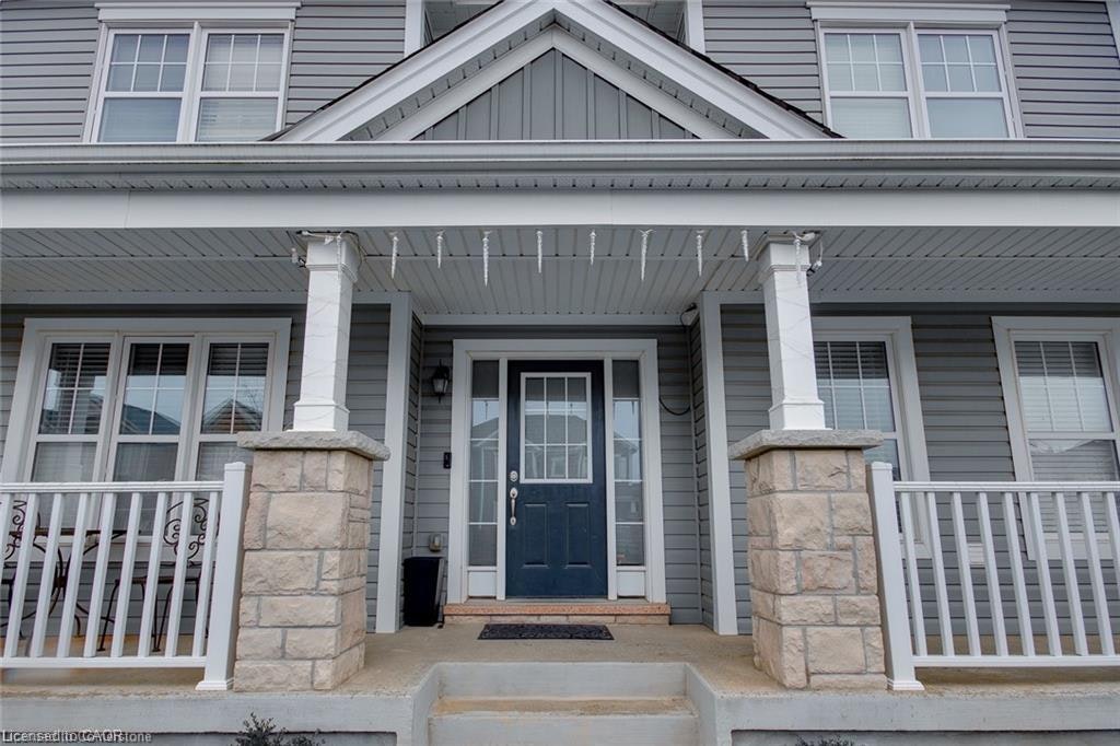 18 Blue Oak Street, Kitchener, ON, N2K 0K3 - 2