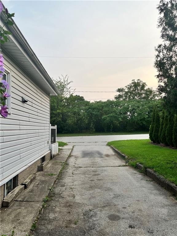 52 Ridgewood Drive, Brantford, ON, N3R 1A4 - 14