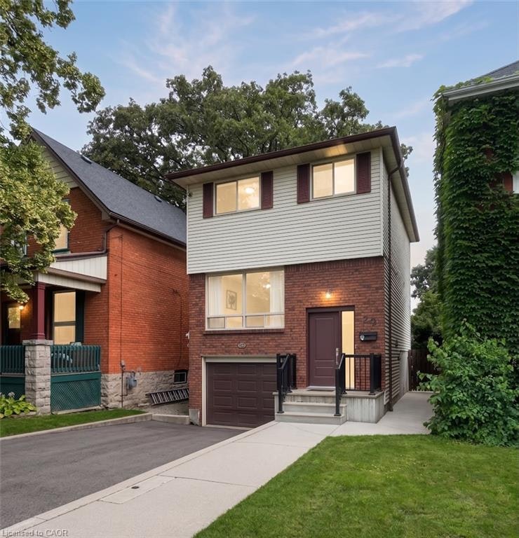 29 East 23rd Street, Hamilton, ON, L8V 2W5