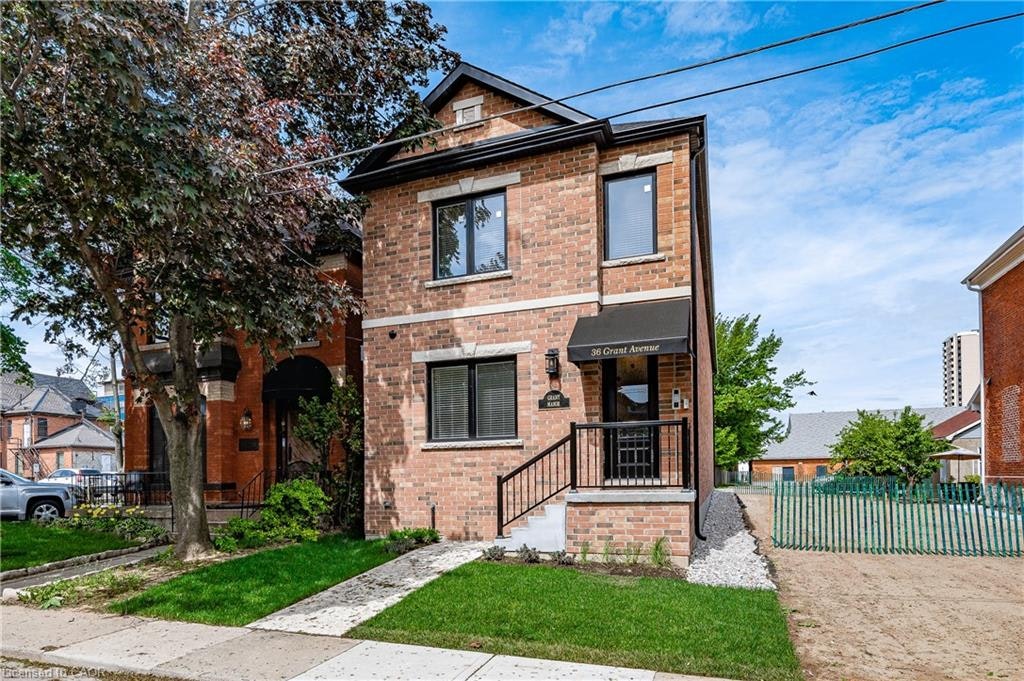 2A-36 Grant Avenue, Hamilton, ON, L8N 2X5