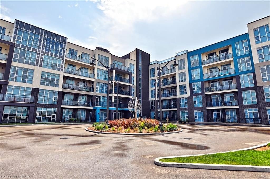 117-10 Concord Place, Grimsby, ON, L3M 0G6