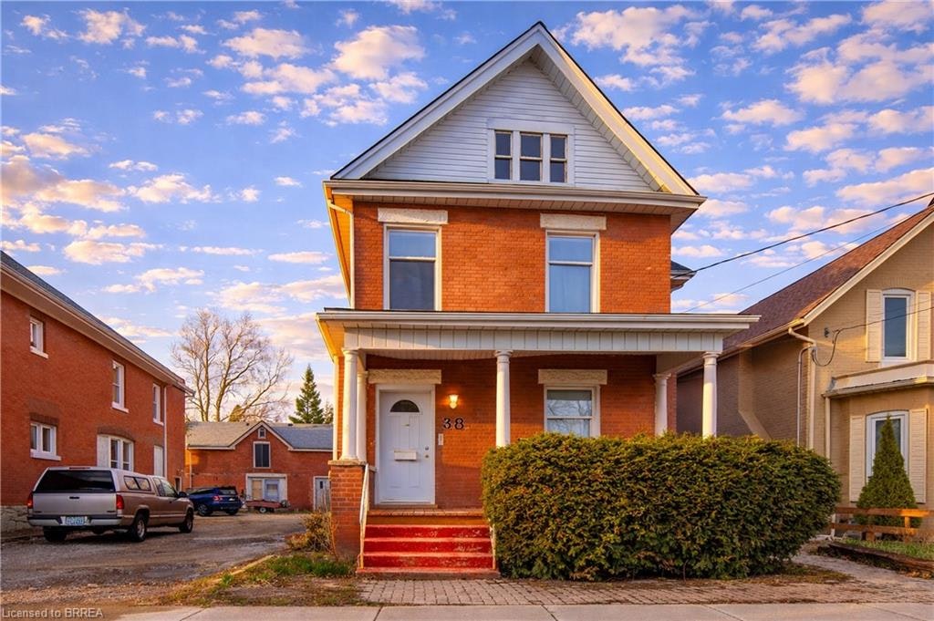 38 Nelson Street, Brantford, ON, N3T 2M8