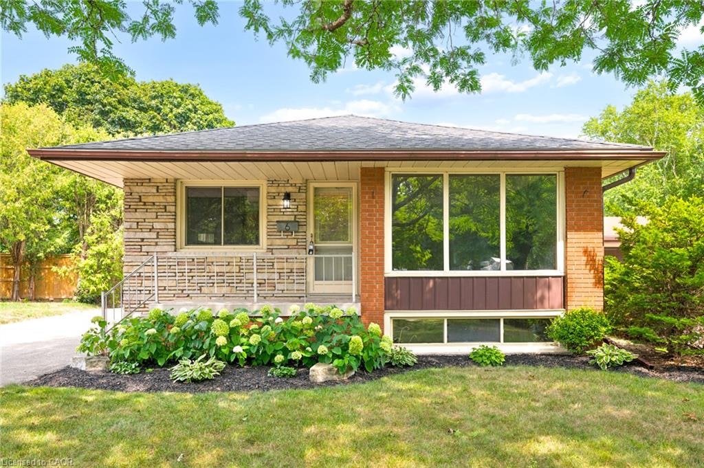 6 Robroy Court, Brantford, ON, N3R 3E3