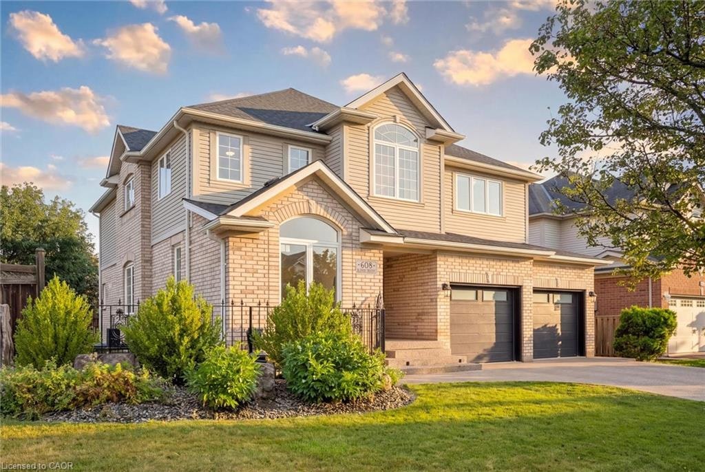 608 Bluenose Crescent, Waterloo, ON, N2K 4C5
