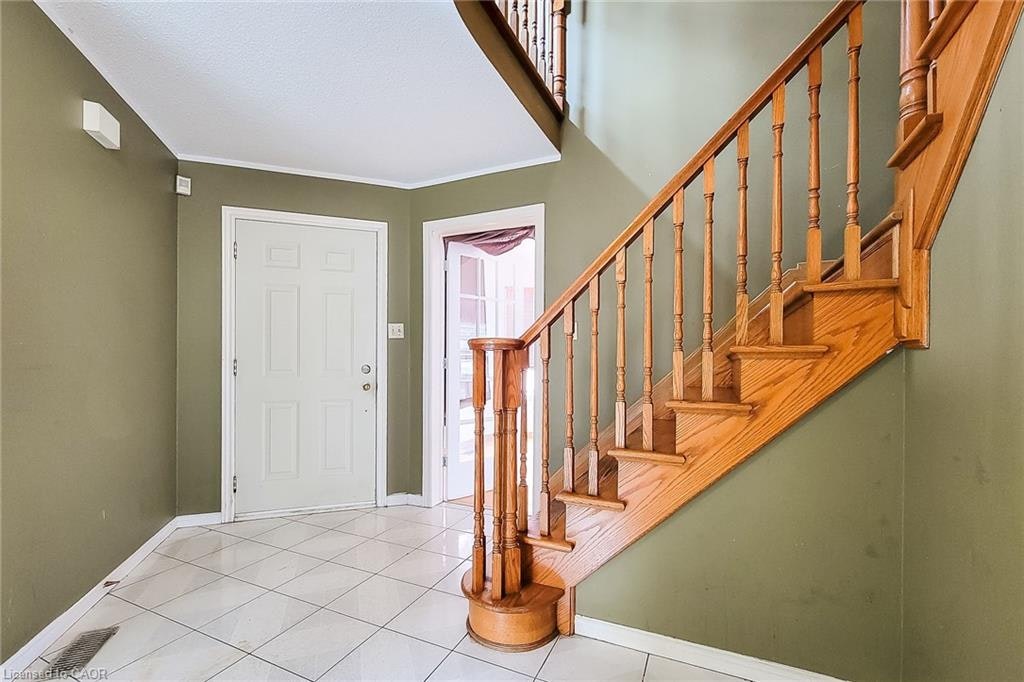 126 Farrington Crescent, Hamilton, ON, L8E 3N4 - 9
