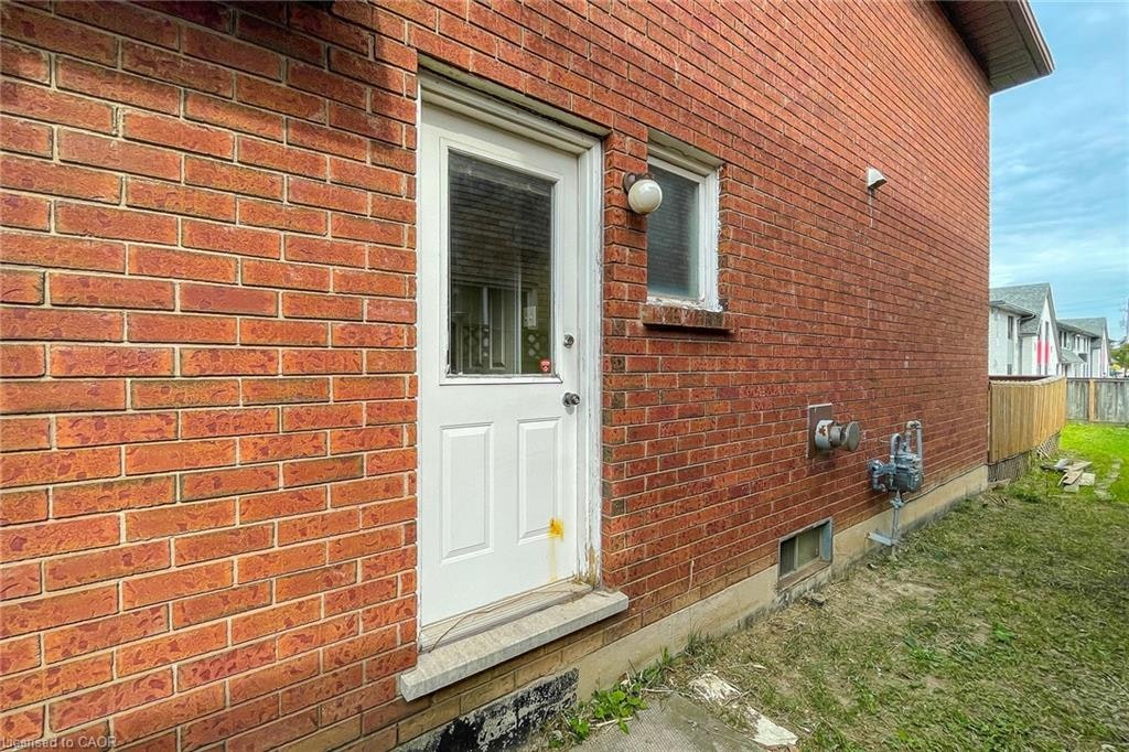 126 Farrington Crescent, Hamilton, ON, L8E 3N4 - 4