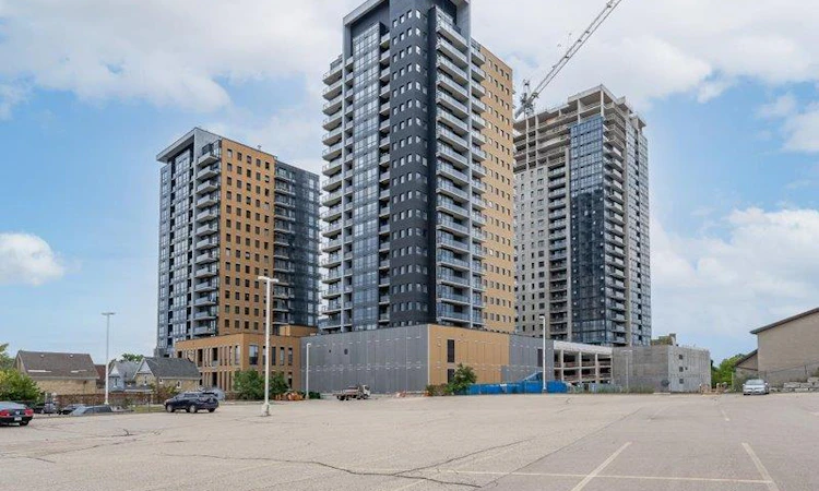 606-104 Garment Street