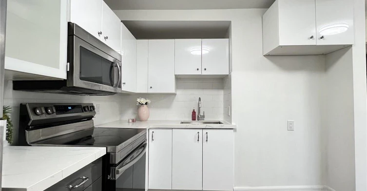 UPPER-1164 Cannon Street E, Hamilton, ON, L8L 2K1