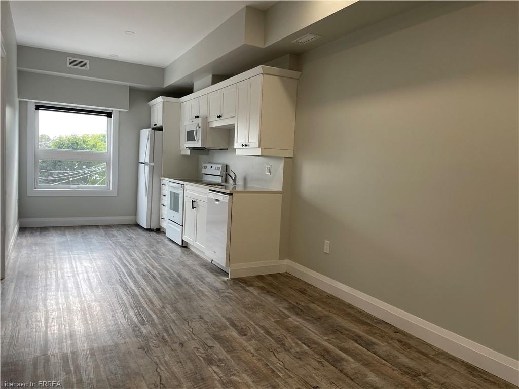 102-124 King Street, Norfolk County, ON, N4B 1X8 - 2