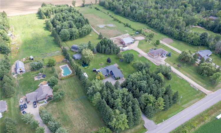 6471 15 Sideroad