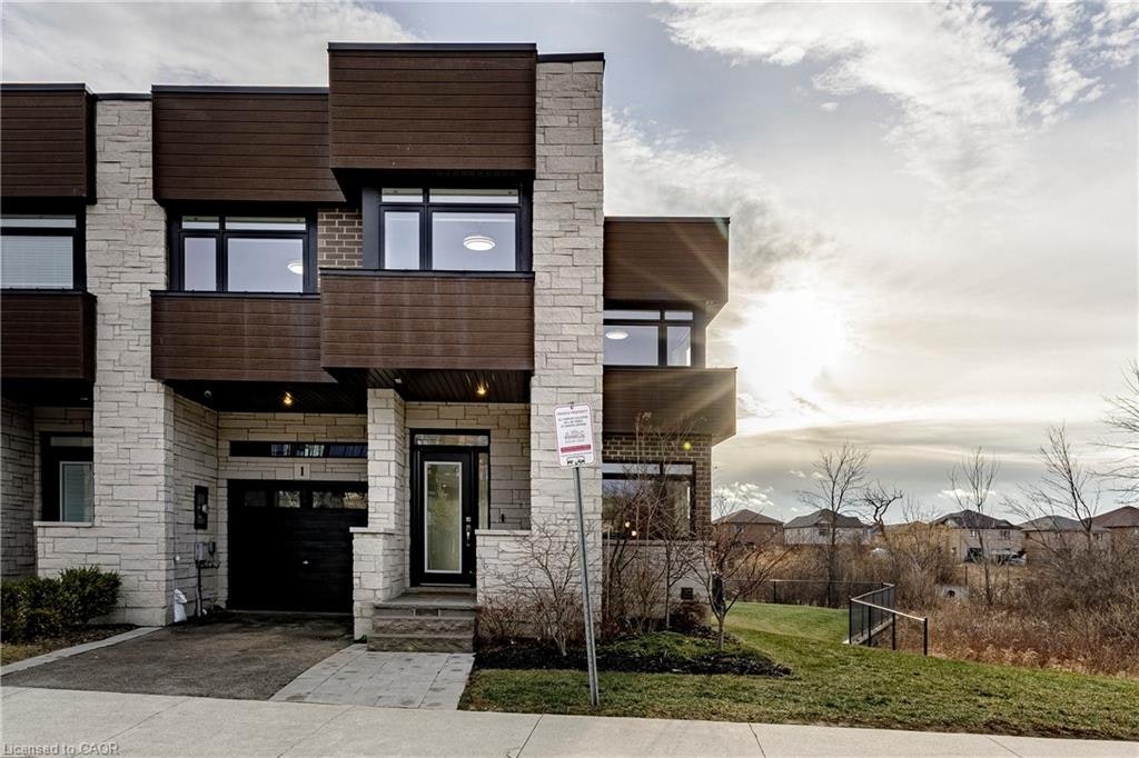 1-35 Midhurst Heights, Hamilton, ON, L8J 0K9