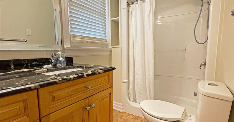 UPPER-6 Myrtle Avenue, St. Catharines, ON, L2M 5W1 - 10