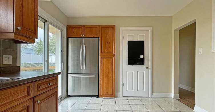 UPPER-6 Myrtle Avenue, St. Catharines, ON, L2M 5W1 - 9