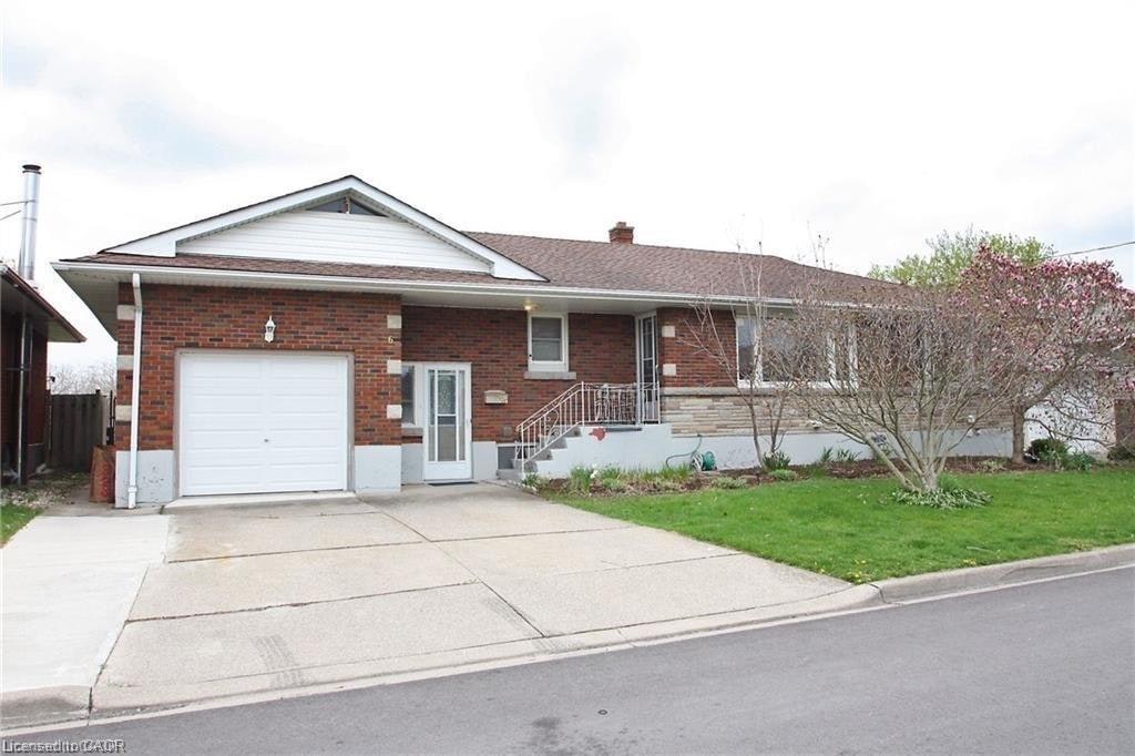 UPPER-6 Myrtle Avenue, St. Catharines, ON, L2M 5W1