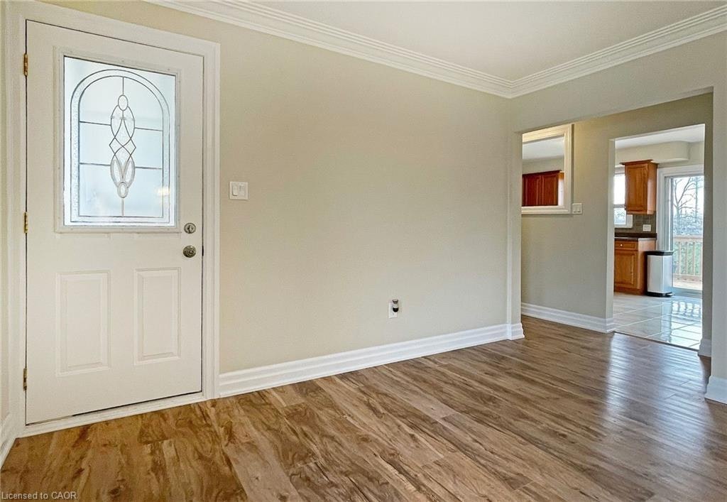 UPPER-6 Myrtle Avenue, St. Catharines, ON, L2M 5W1 - 3