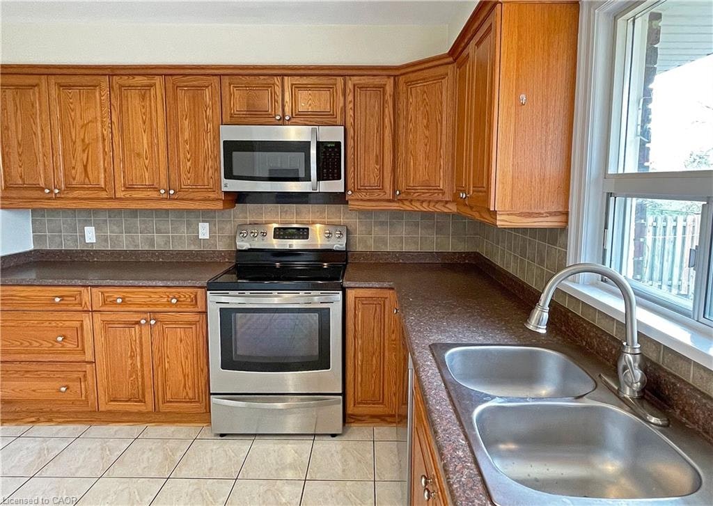 UPPER-6 Myrtle Avenue, St. Catharines, ON, L2M 5W1 - 8