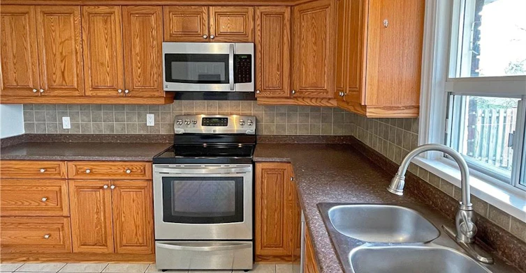 UPPER-6 Myrtle Avenue, St. Catharines, ON, L2M 5W1 - 8